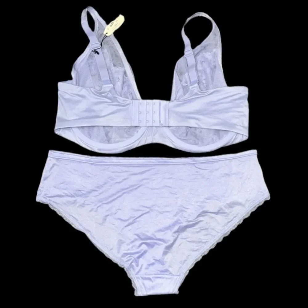 Victorias Secret Set Body Supersoft Unline Demi bra & Hiphugger panty lavender
